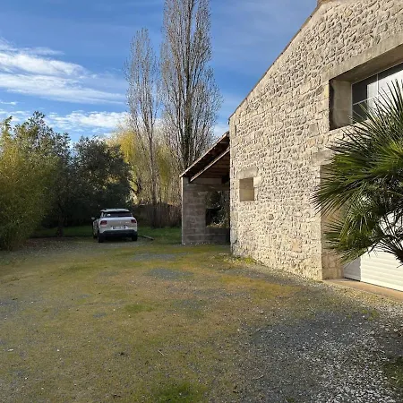 Maison Familiale Proche De La * Saujon